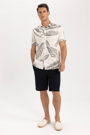 Regular Fit Polo Collar Woven Printed Short Sleeve Shirt