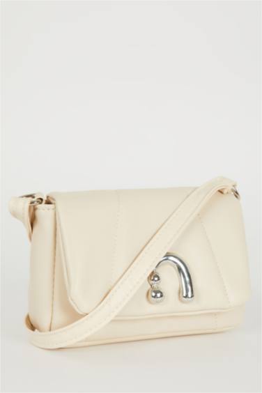 Kadın Toka Detaylı Suni Deri Çapraz Çanta