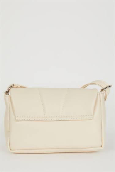 Kadın Toka Detaylı Suni Deri Çapraz Çanta