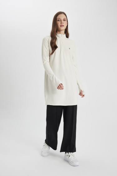 تيشيرت رياضي كم طويل قصة طويلة بطبعة شعار