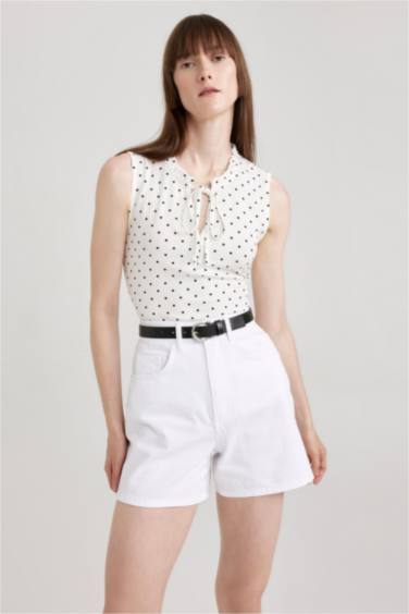 بلوزة بدون أكمام قصة عادية