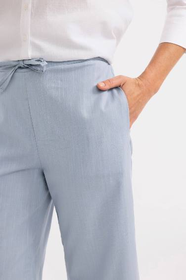 كابري برجل واسع ذو مظهر كتان برجل عادي وجيب