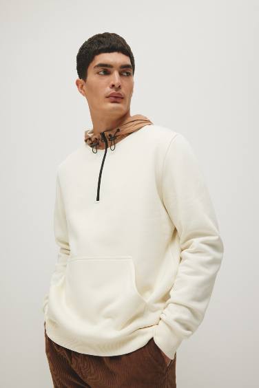 Modern Fit Kapüşonlu Yarım Fermuarlı Kanguru Cepli Basic Düz Sweatshirt