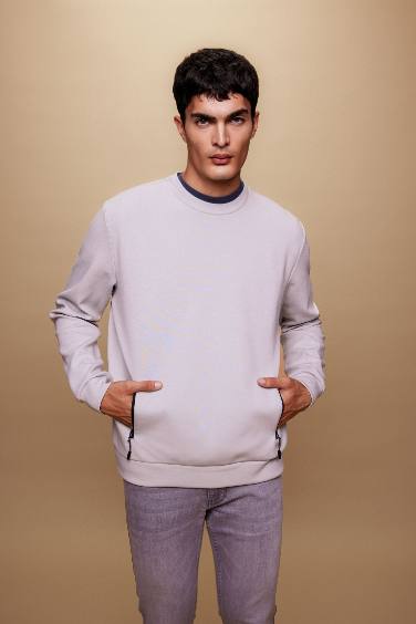 Modern Fit Crew Neck Sweatshirt