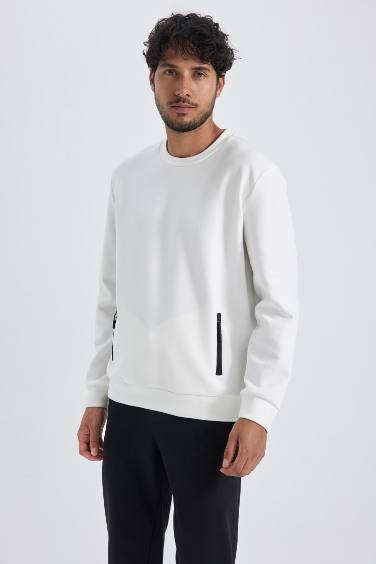 Modern Fit Crew Neck Zipper Pocket Sweatshirt