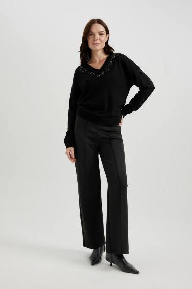 بلوفر قصة عادية بياقة V