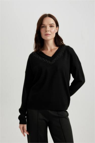 بلوفر قصة عادية بياقة V