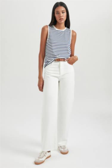 تيشيرت بدون أكمام قصة عادية برقبة مستديرة