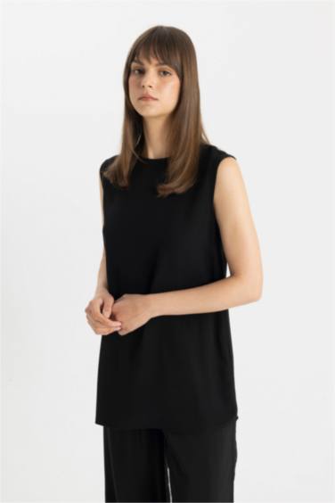 تيشيرت كت قصة عادية ورقبة مستديرة