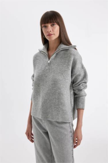 Oversize Geniş Kalıp Yarım Fermuarlı Dik Yaka Triko Kazak