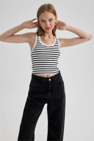 تانك توب مضلع بياقة U