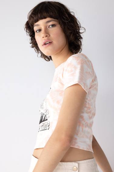 تيشيرت سليم فيت مضلع بطبعة فاكهة