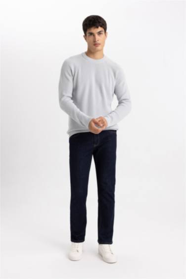 Standard Fit Crew Neck Basic Knitted Pullover