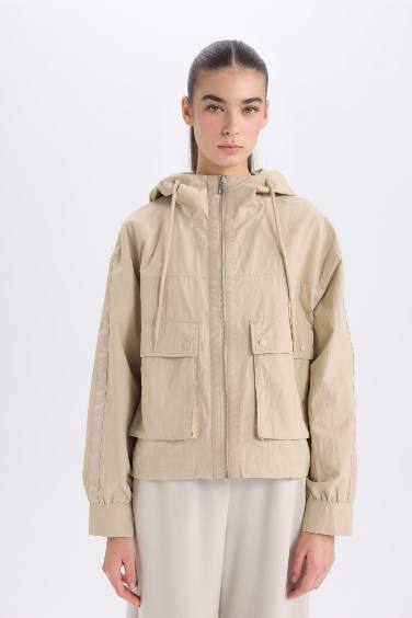 Jacket à capuche oversize imperméable léger et fermeture zip