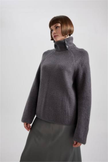 Свитер свободного кроя на молнии