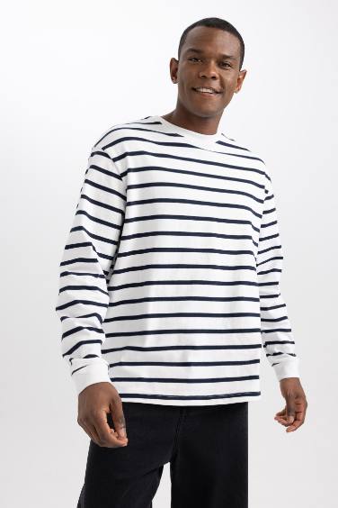 Comfort Fit Crew Neck Striped Sweatshirt