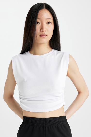 Slim Fit Crew Neck Sleeveless Crop Top