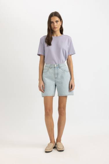 تيشيرت نص كم سامبل برقبة مستديرة وقصة عادية