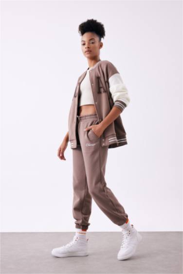 Standard Fit Pocketed Long Sweatpants