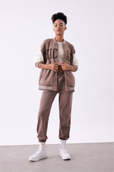 Standard Fit Pocketed Long Sweatpants