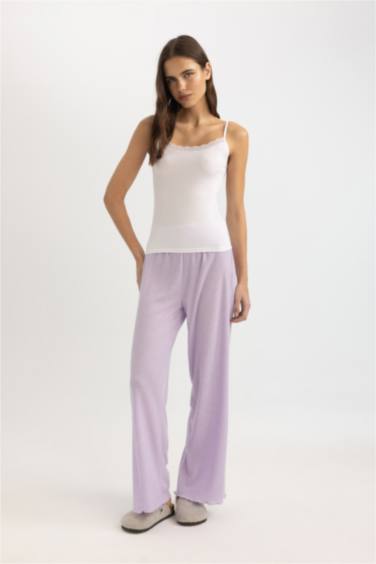 أندر شيرت ابيض بحمالات قصة عادية من Fall in Love