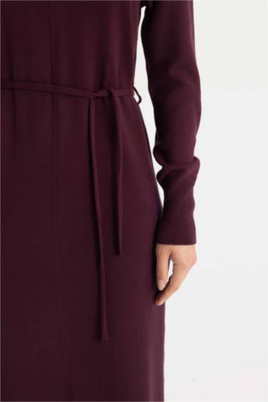 فستان كم طويل قصة عادية وياقة عالية