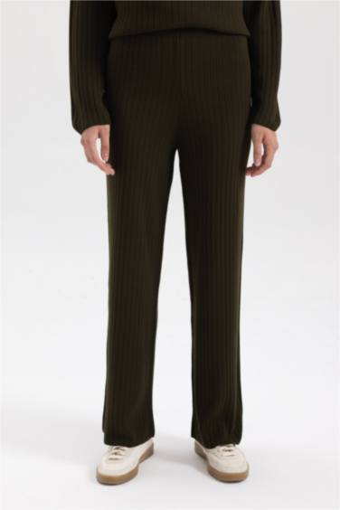 بنطلون تريكو قصة مريحة