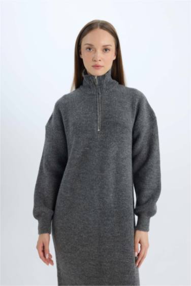 Regular Fit Fermuarlı Dik Yaka Uzun Kollu Triko Maxi Elbise