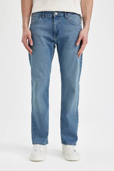 Sergio Regular Fit Normal Waist Pipe Leg Jeans