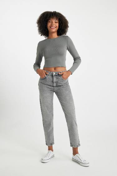 بنطلون جينز قصة مريحة بخصر عالي