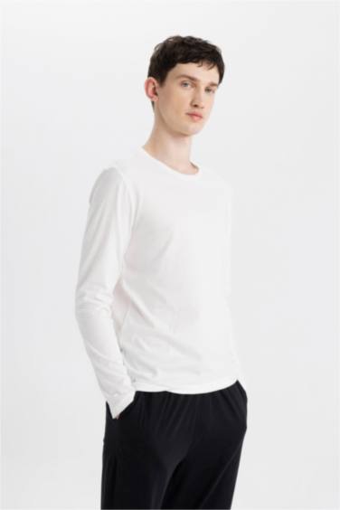 Футболка с круглым вырезом