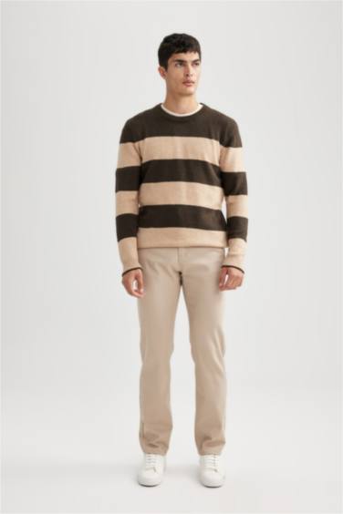 بلوفر تريكو قصة مريحة برقبة مستديرة