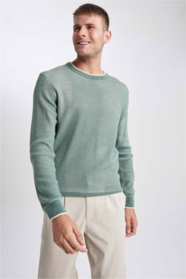 بلوفر تريكو قصة عادية برقبة مستديرة