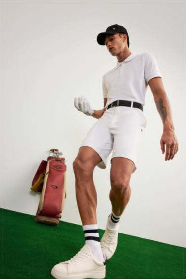 شورت قصير رياضي قصة عادية من DeFactoFit