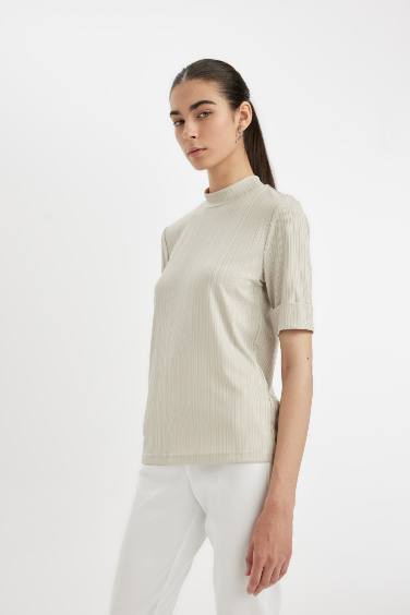 Regular Fit Half Turtleneck Camisole Short Sleeve T-Shirt