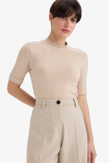 Woman Short Sleeve T-Shirt