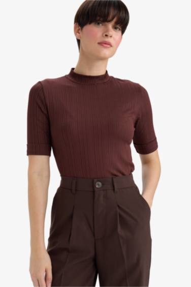 Regular Fit Yarım Balıkçı Yaka Fitilli Kaşkorse Kısa Kollu Tişört