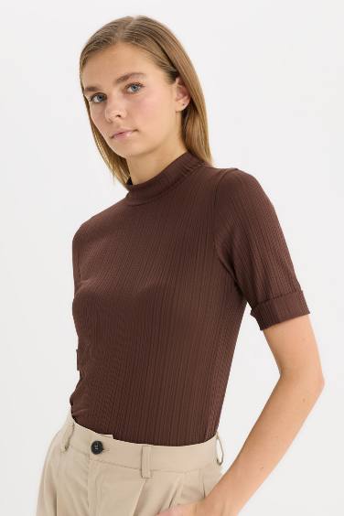 Regular Fit Half Turtleneck Camisole Short Sleeve T-Shirt