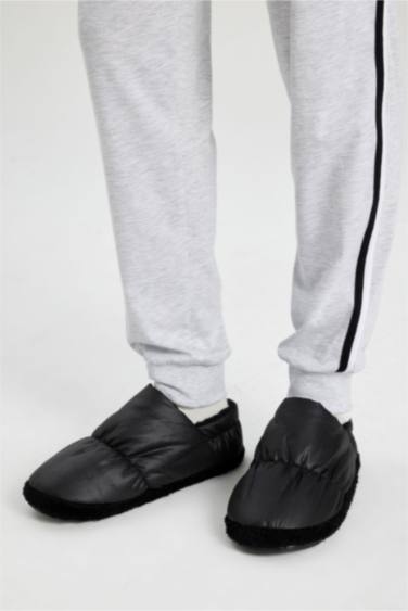 Man Flat Sole Slipper