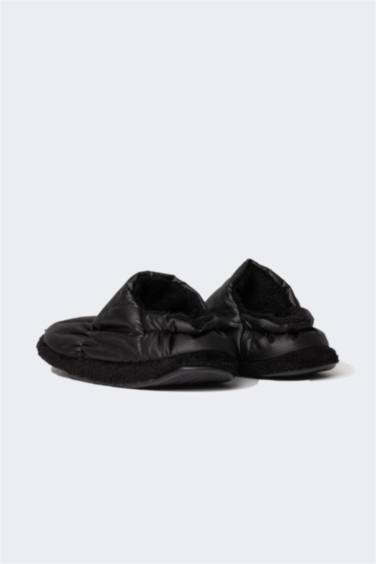 Man Flat Sole Slipper