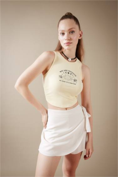 شورت تنورة كتاني بخصر عادي