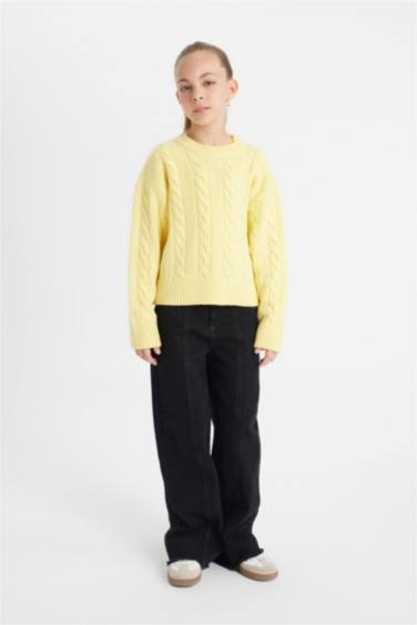 بلوفر بناتي قصة عادية برقبة مستديرة