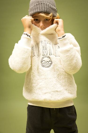 Oversize Fit Hooded Sweatshirt