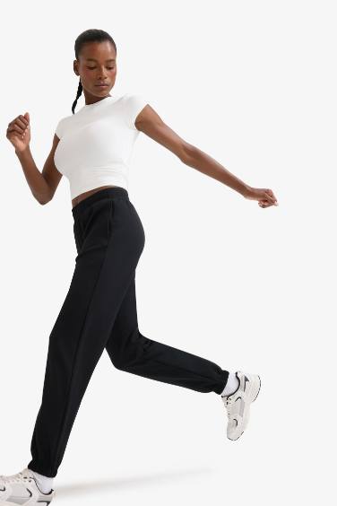 بنطلون جوجر بيزك قصة عادية بجيب من DeFactoFit