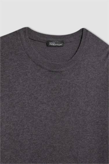 بلوفر تريكو قصة عادية برقبة مستديرة أنثرا