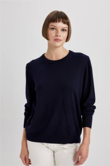 بلوفر تريكو حريمي قصة عادية برقبة مستديرة كحلي