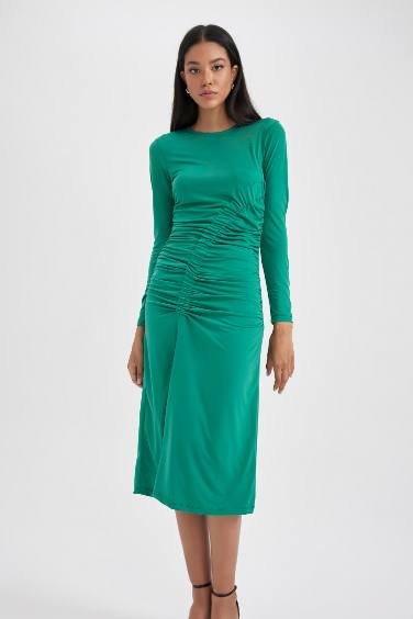 فستان بكم ميدي بديكون بياقة مدورة