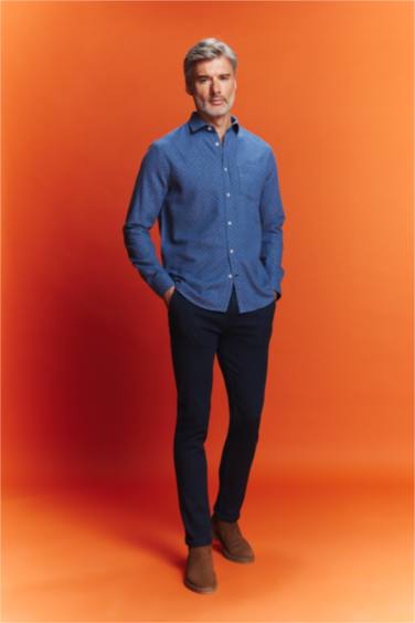 قميص ردن طويل وقصة عادية