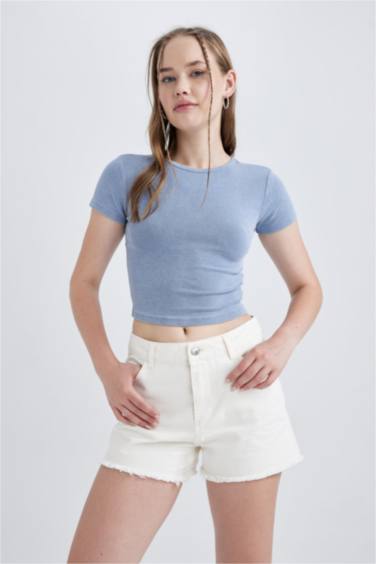 تيشيرت نص ردن مضلع بتأثير باهت