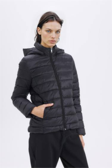 Su Geçirmez Hafif Şişme Mont Kapüşonlu Kapitoneli Fermuarlı Cepli Basic Düz Mevsimlik